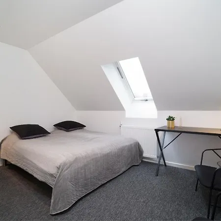 לינה וארוחת בוקר Hedegaarden 3*