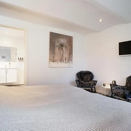 לינה וארוחת בוקר Hedegaarden